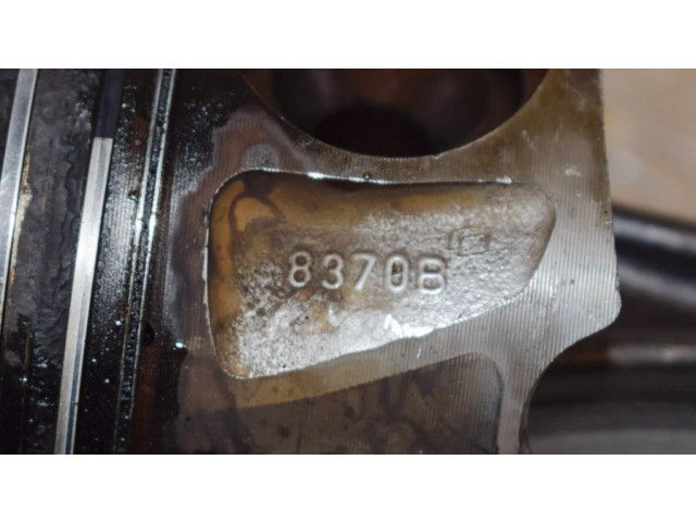 Píst A6420304120   Mercedes-Benz ML W166  pro naftový motor 3.0 OM 642.826 