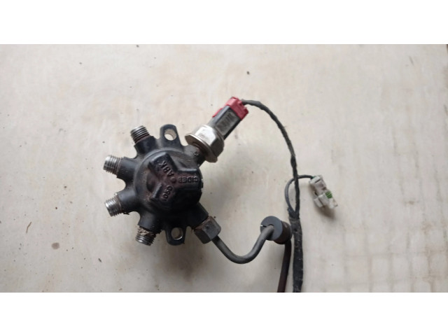 Vstřikovací lišta 4M5Q9D280DA   Ford Focus  pro naftový motor 1.8  