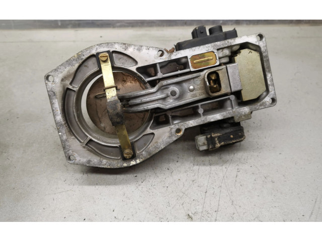 Vstřikovací lišta 0438121011, 026133353   Audi 80 90 B3     