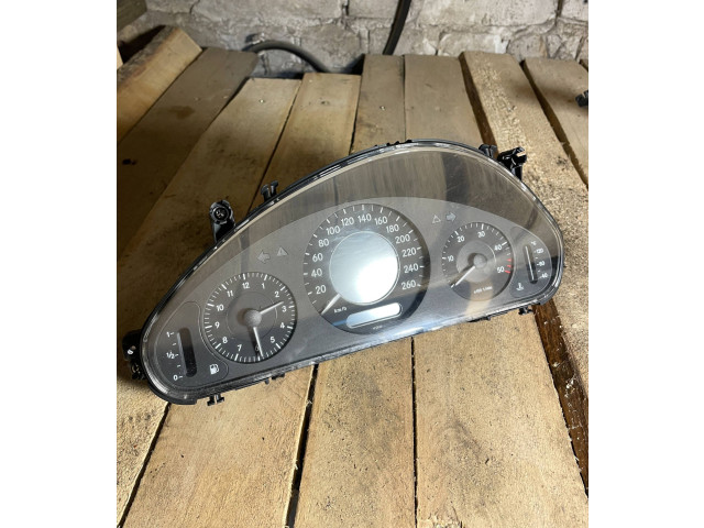Přístrojová deska  Mercedes-Benz E W211 2002 A2115402348, 110080292  