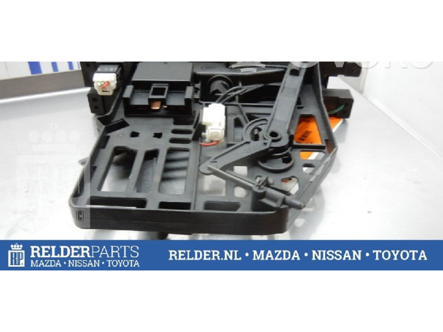Zámek zadních dveří    Nissan Vanette 1996