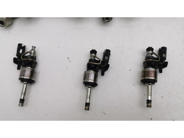 Vstřikovač 0261500443, 05C133320A   Skoda Octavia Mk4  pro benzínový motor 1.0  