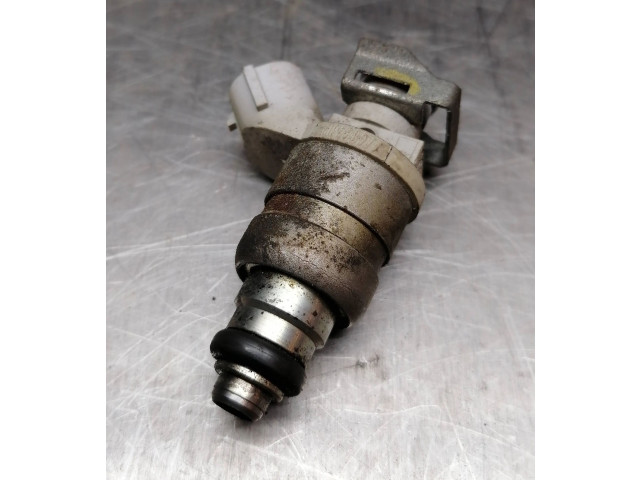 Форсунка MR988977    Mitsubishi Lancer X   