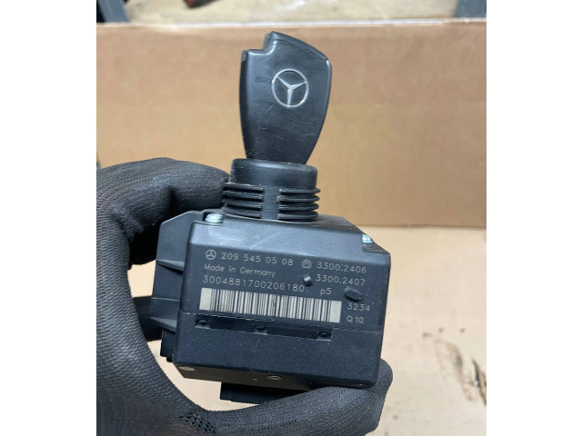 Řídící jednotka 2095450508, 33002407   Mercedes-Benz C W203 2004