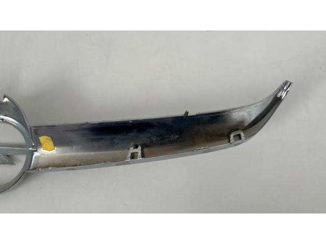 Передняя решётка Opel Astra J 2010-2015 года 13368852      