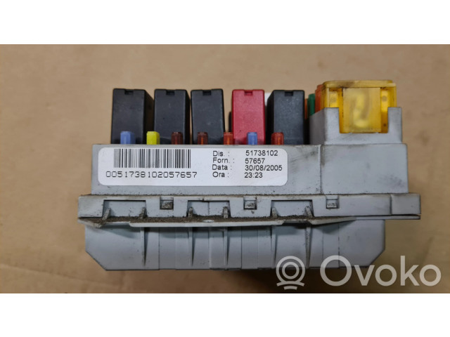 Блок предохранителей 11908, 0051738102057657   Fiat Croma    