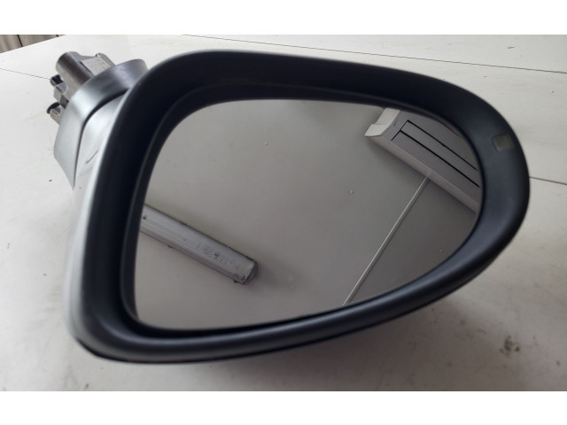 Zpětné zrcátko  Volkswagen Touareg II 2015  7P6857501  