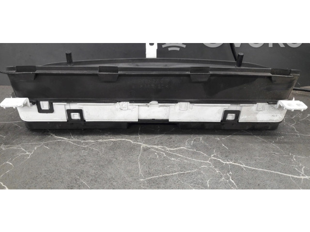Панель приборов 88458017   Toyota Avensis T220       
