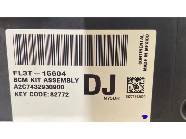   Pojistková skříňka FL3T15604DJ   Ford F150 2015