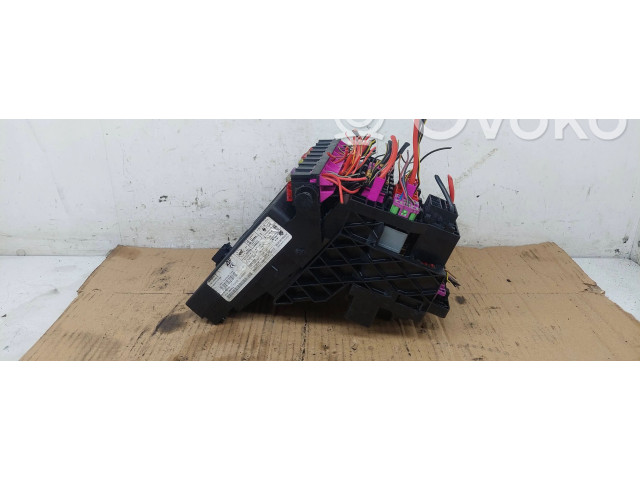 Блок предохранителей S110780300, 113951253   Volkswagen Sharan    