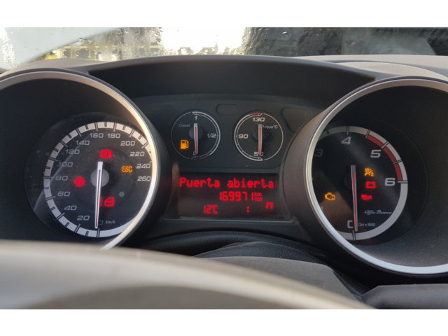 Přístrojová deska  Alfa Romeo Giulietta 2010 50527452  