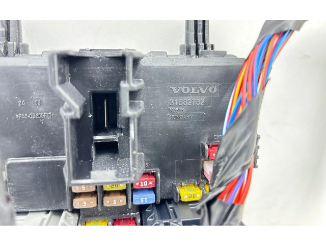   Pojistková skříňka 31682732, 32142591   Volvo XC60 2022