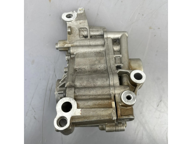 Масляный насос  N55B30A 7613549  BMW 5 F10 F11 3.5