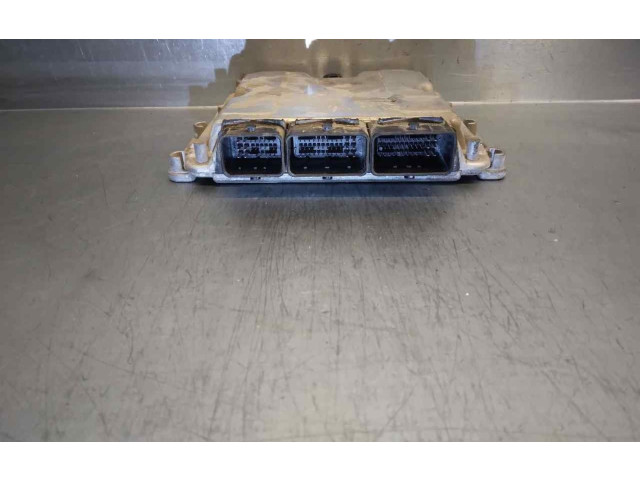 Блок управления двигателя 8200119842, 0281010633   Nissan Primastar