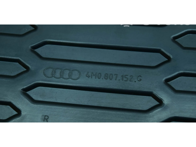 Нижняя решётка (из трех частей) Audi Q7 4M 2015- года 4M0807682AM, 4M0807152G      