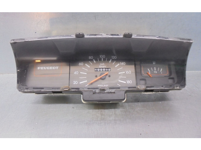 Přístrojová deska  Peugeot 205 1992 9753530180  