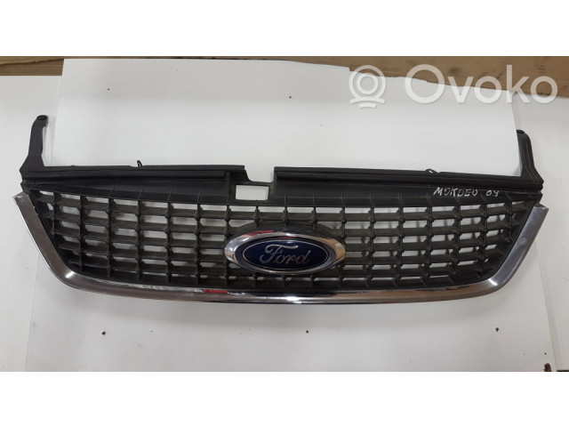 Передняя решётка Ford Mondeo Mk III 2000-2007 года 7S718200D      