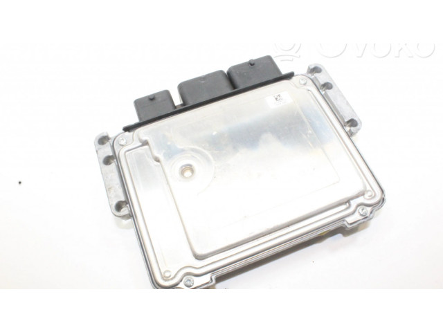 Řídící jednotka 9666824080, 0261S05715   Citroen C4 SpaceTourer 2022