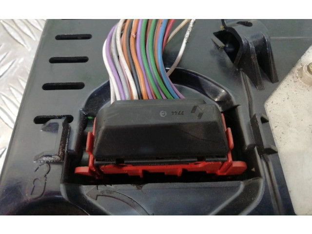 Панель приборов 85017034   Renault Safrane       