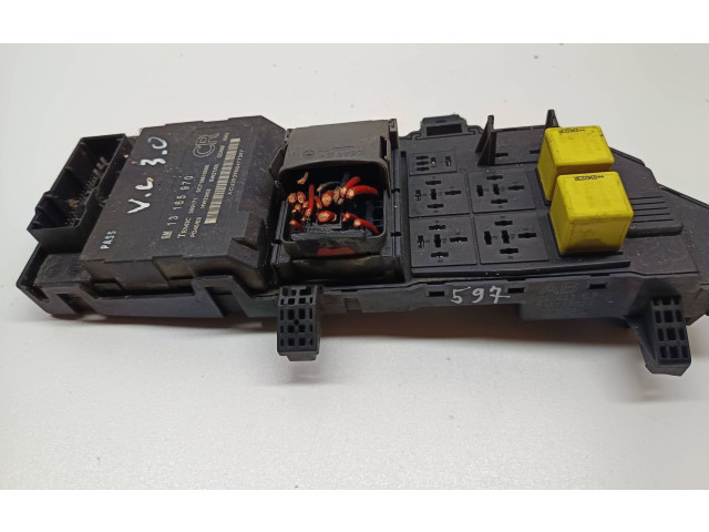 Блок предохранителей 24443147, 518777024   Opel Signum    