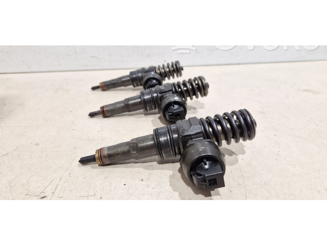 Vstřikovač 036130073AJ   Volkswagen PASSAT B5.5     