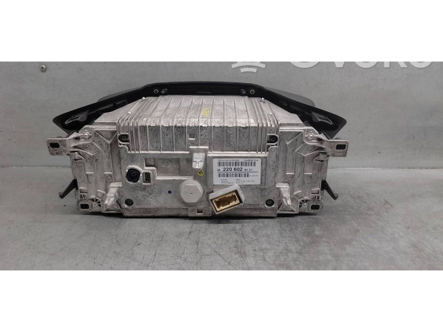 Přístrojová deska  Peugeot 2008 I 2019 9822060280, 42357257  