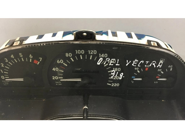 Přístrojová deska  Opel Vectra A 1989 90386326  