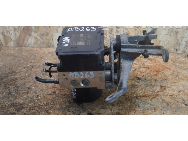 Jednotka ABS A1724314312   Mercedes-Benz C W204 2009