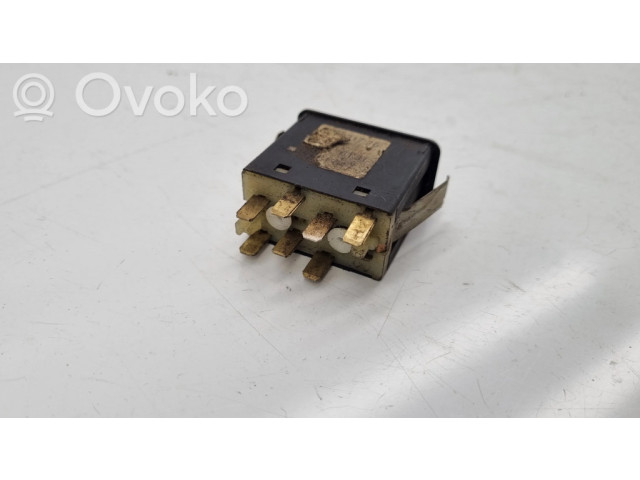 Переключатель дворников 1381647   BMW 3 E30