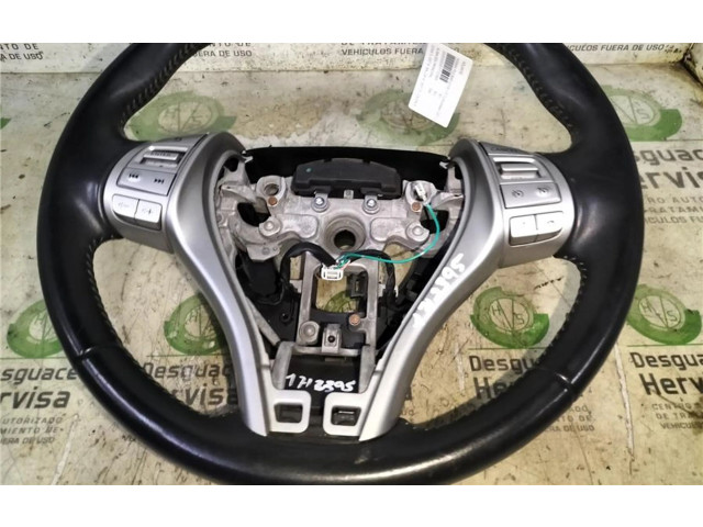 Руль Nissan Pulsar   -  года 0110001      