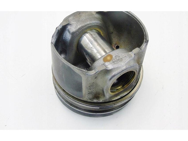  Поршень  7643E  Audi A3 S3 A3 Sportback 8P  