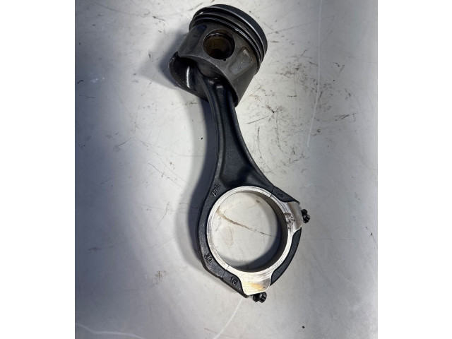 Píst 8340F   Mercedes-Benz ML W164    642.940 