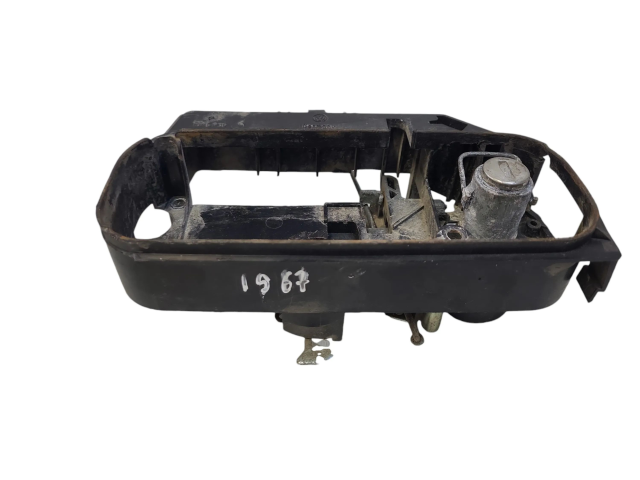 Zámek zadních dveří 2K0827426A   Volkswagen Caddy 2007