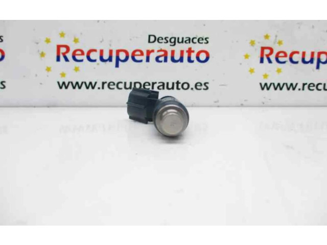 Vstřikovač 2325022010   Toyota Avensis T250     