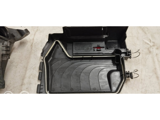   Pojistková skříňka 2465403803, A2465400182   Mercedes-Benz A W176 2017