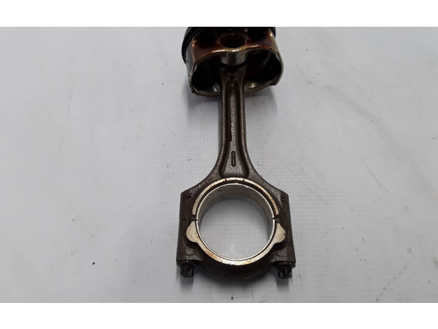 Píst 30637671, 30731944   Volvo XC90    B 6324 S 