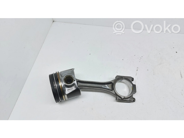 Píst 79L121   Audi Q2 -  pro naftový motor 1.6 DDYA 
