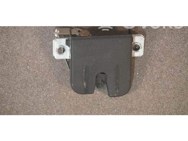 Замок багажника 6Q6827505B    Volkswagen Polo IV 9N3 2005 - 2009 года
