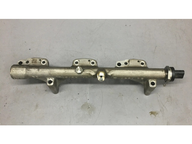 Vstřikovací lišta 7639975   BMW 1 F20 F21  pro benzínový motor 3.0 B58b30a 