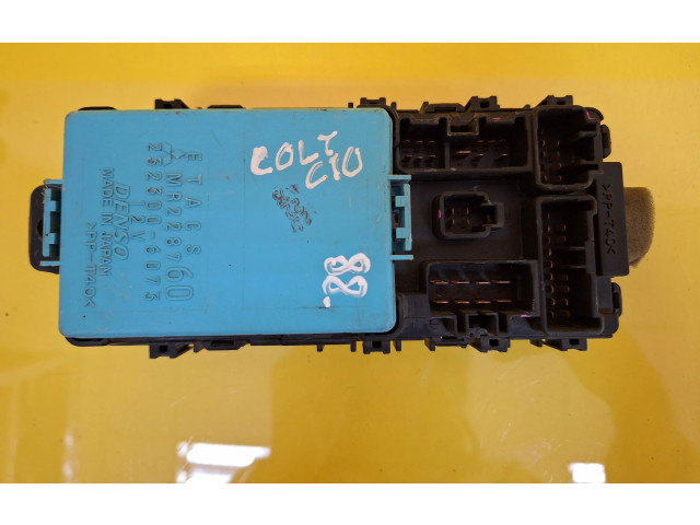 Блок предохранителей  MR228760   Mitsubishi Colt    