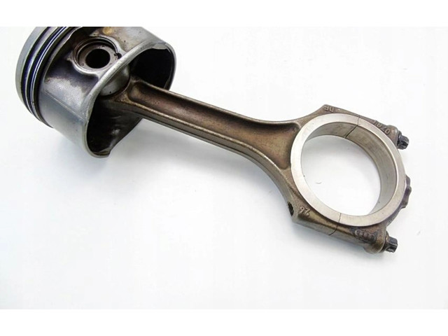 Píst 82L64   Audi A4 S4 B5 8D     
