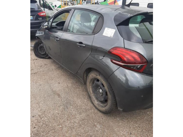 Pojistková skříňka Радио/ проигрыватель  / навигация 1684721380, 1684721380   Peugeot 208 2017