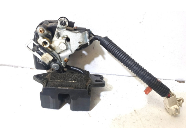 Zámek zadních dveří 1015283000   Toyota Corolla E120 E130 2004
