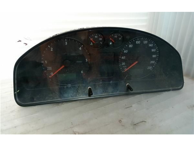Přístrojová deska  Volkswagen Transporter - Caravelle T5 2004 7H0920850G  