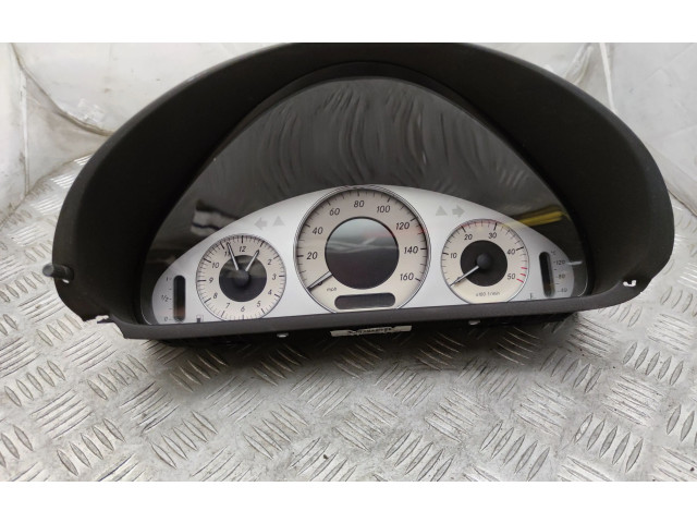 Přístrojová deska  Mercedes-Benz CLK A209 C209 2007 A2095405647  