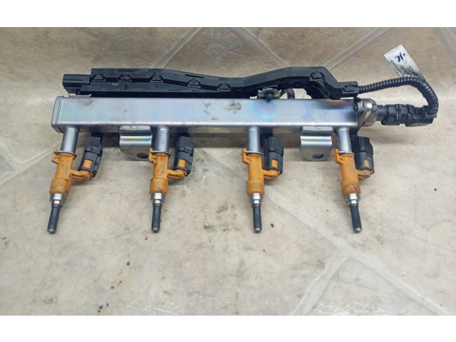 Топливная рампа 82125F4020A   Toyota C-HR I  