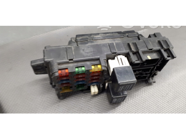 Блок предохранителей 1049933011   Mitsubishi Galant    