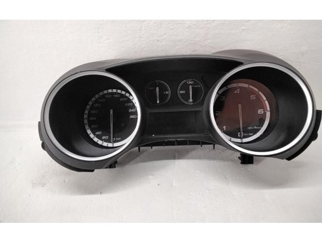 Přístrojová deska  Alfa Romeo Giulietta 2011 50528270, 50528270  
