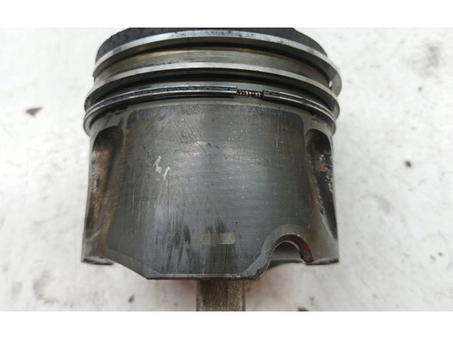 Píst CDTI   Opel Astra G     