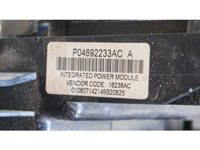 Блок предохранителей  16238AC, P04692230AG   Chrysler 300 - 300C    